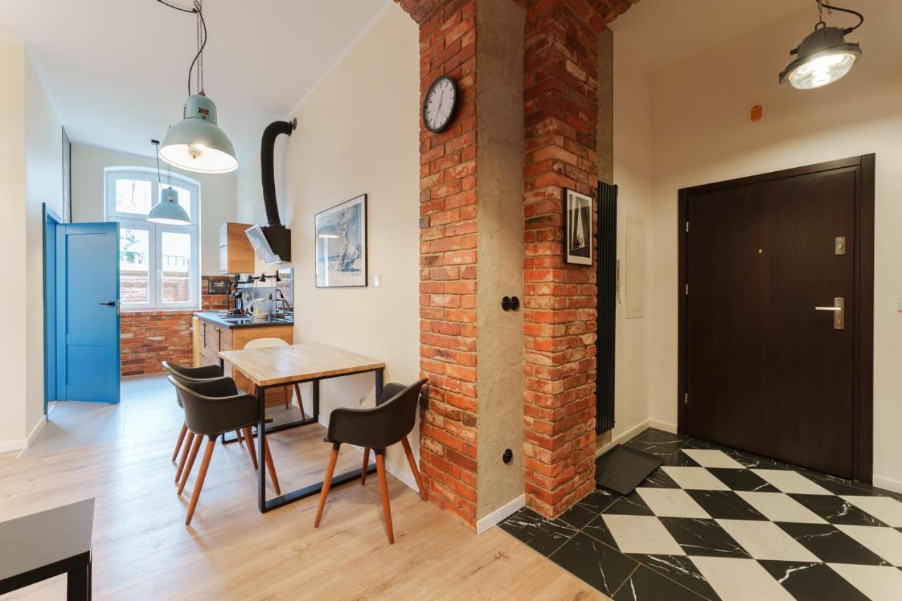 Foto Loft - Vinci - Z Prywatnym Monitorowanym Parkingiem - Space Apartment *